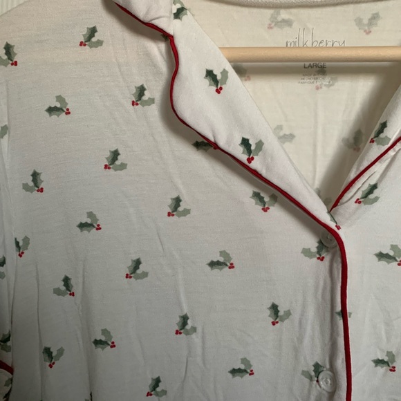 Christmas PJ’s 💚❤️ - Picture 3 of 3